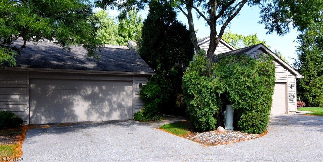 7 Saratoga Court — photo
