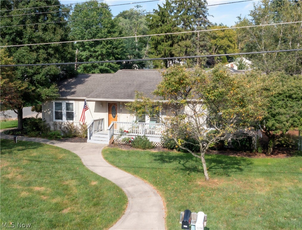 3295 Waterside Drive — photo