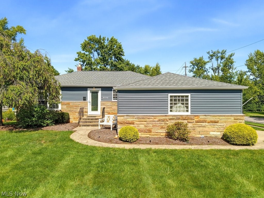 5175 Thornbury Road — photo