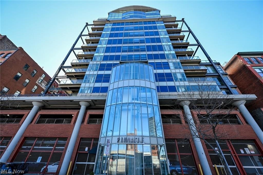 701 W Lakeside Avenue 608 — photo