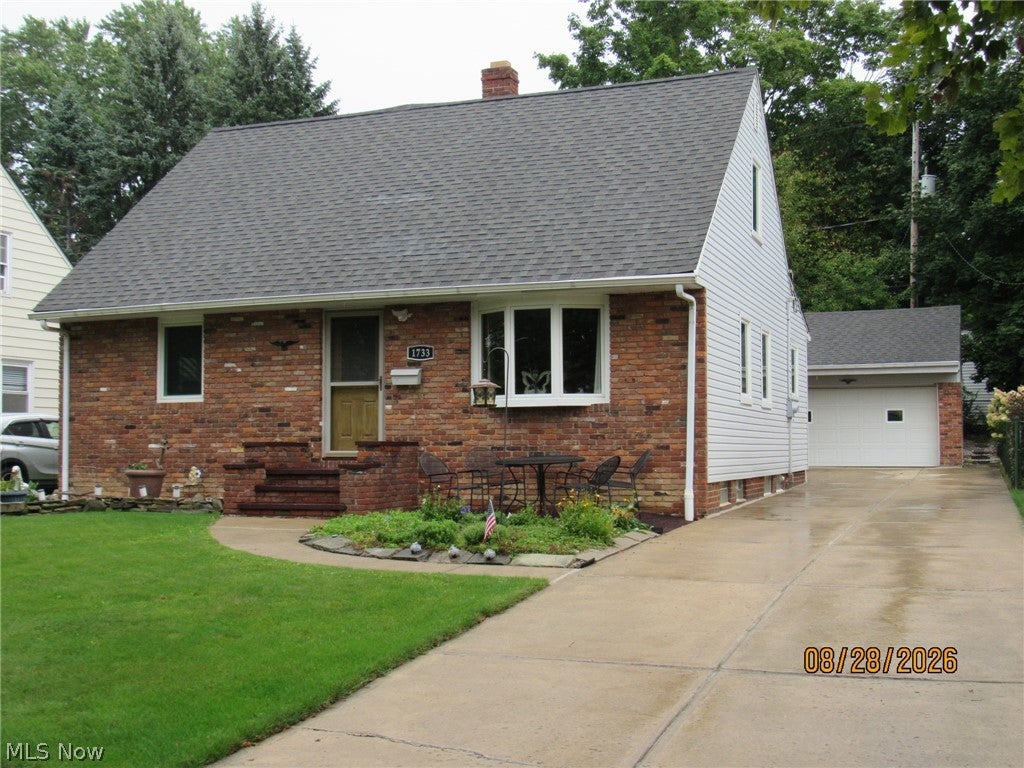 1733 E 238th Street — photo