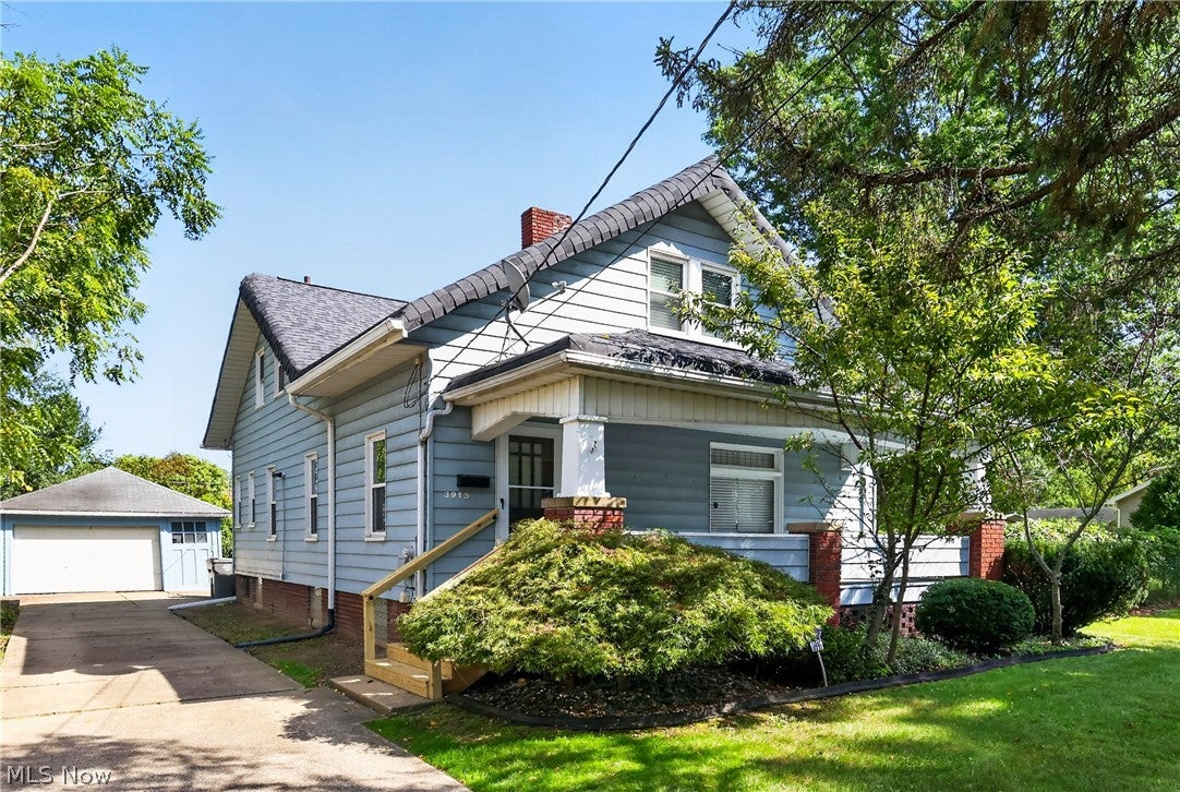 3915 Howard Street — photo