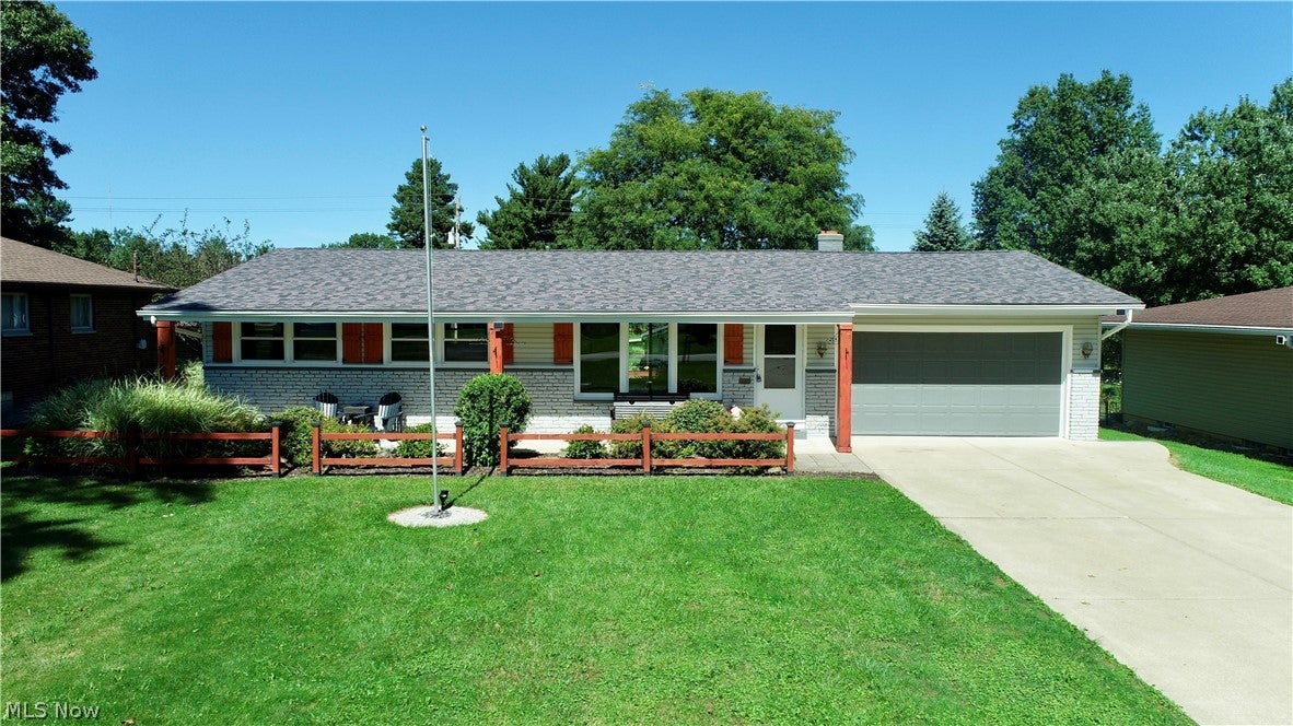 1303 Cherry Lane — photo