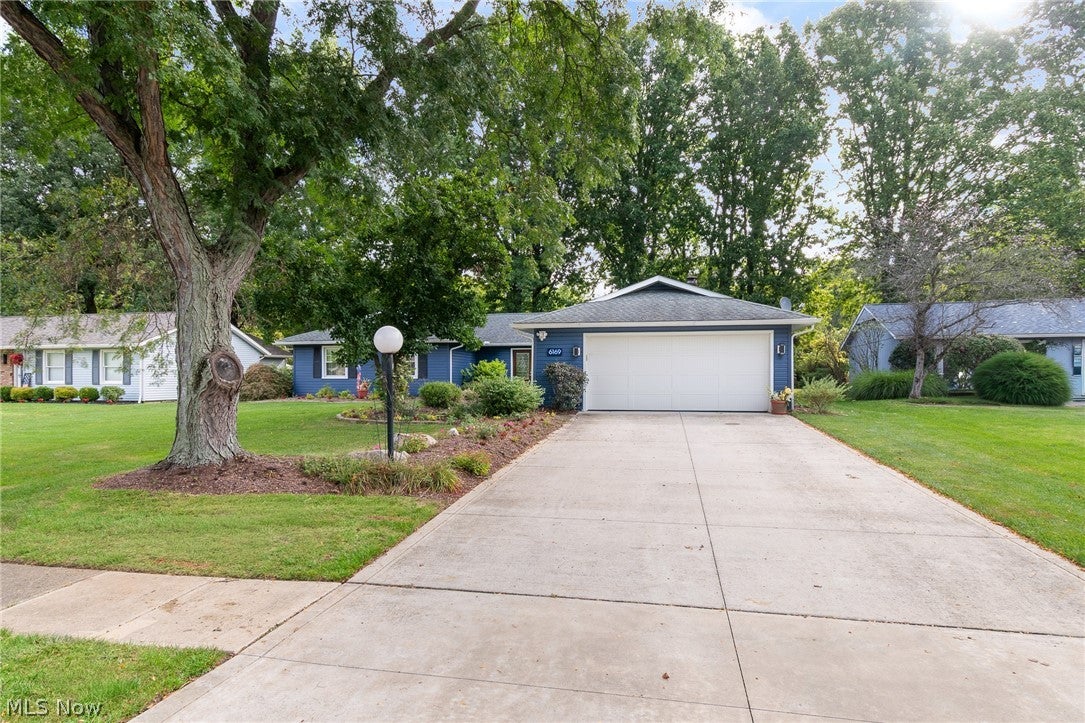 6169 Hickory Trail — photo