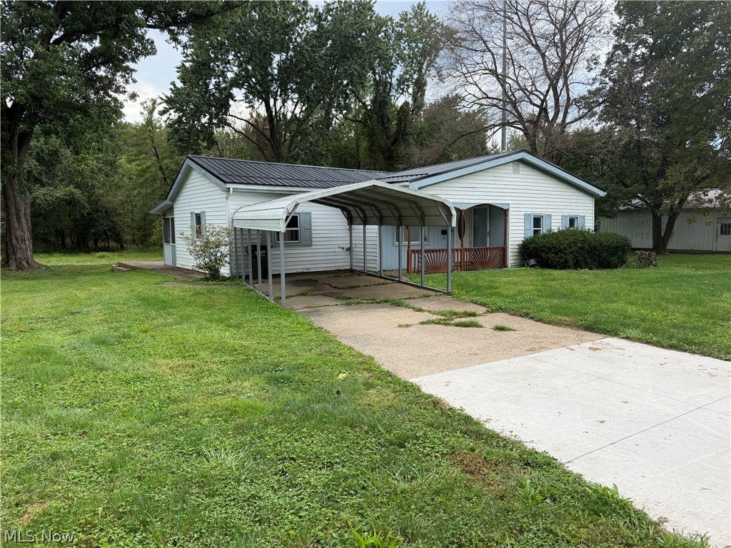 606 E First Street — photo