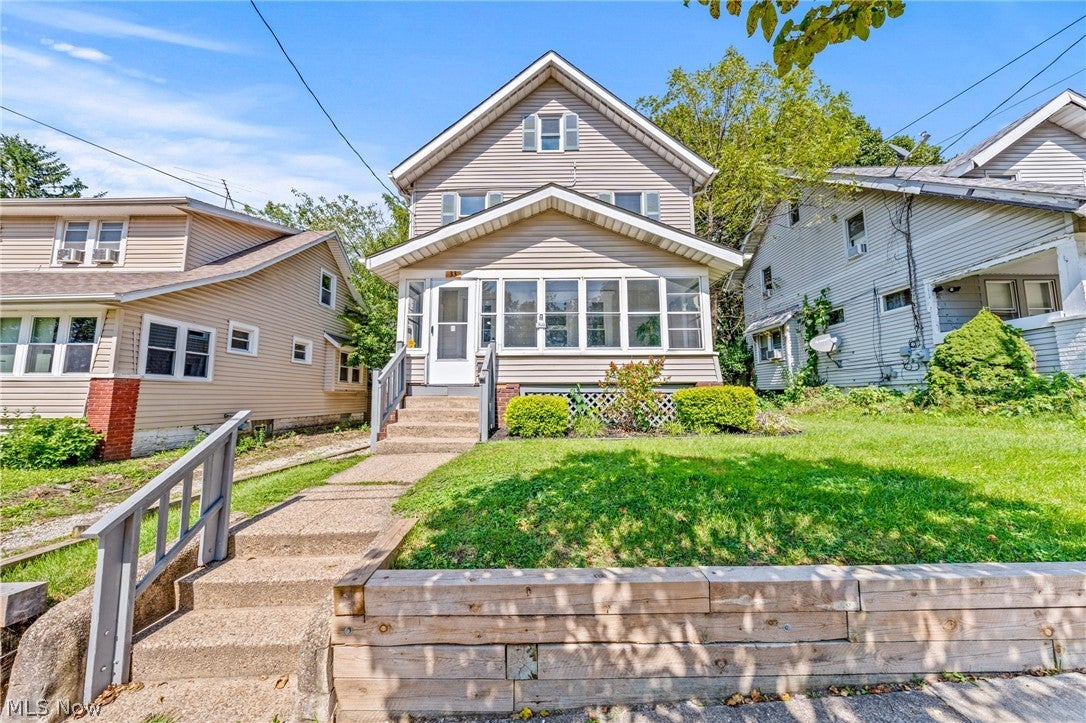 33 Brighton Drive — photo