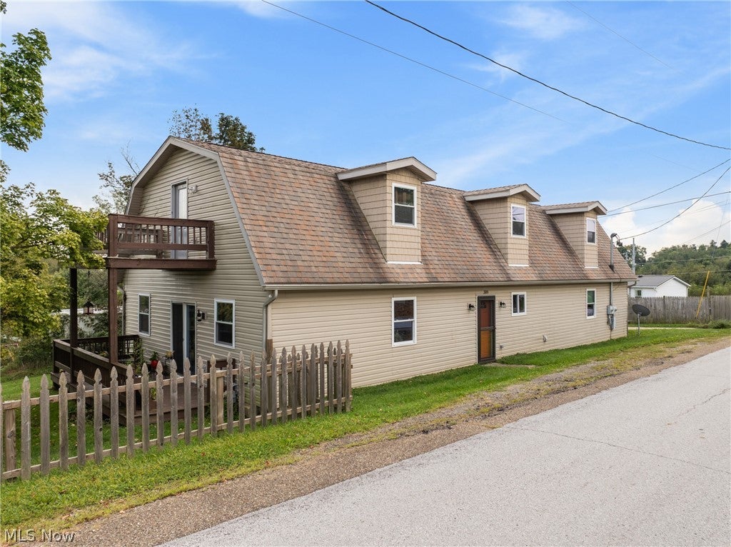 308 Carl Street — photo