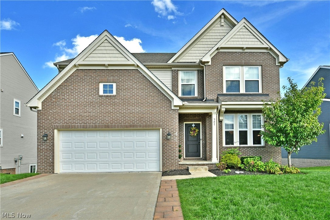 987 Hawkin Lane — photo