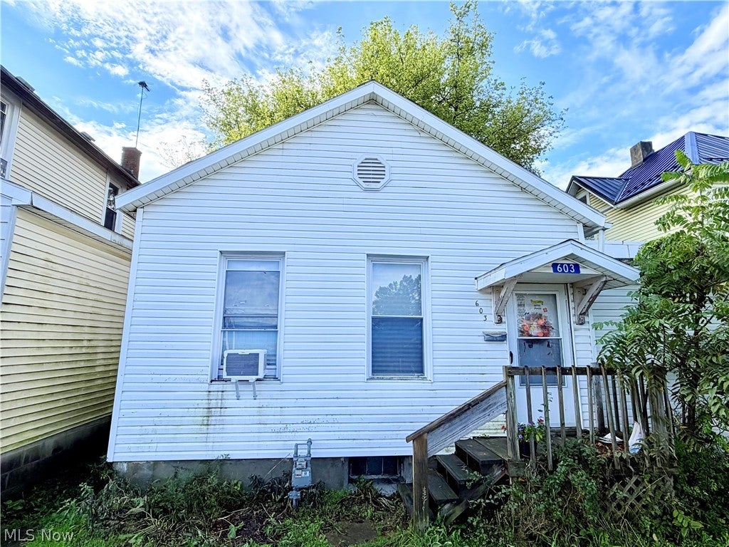 603 Harding Way E — photo