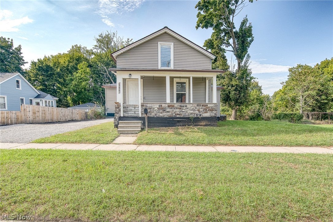 386 W Jackson Street — photo