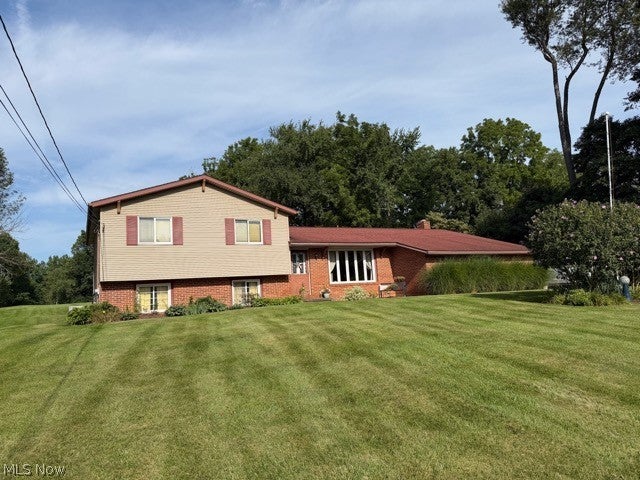 9011 Lost Trail Avenue NE — photo