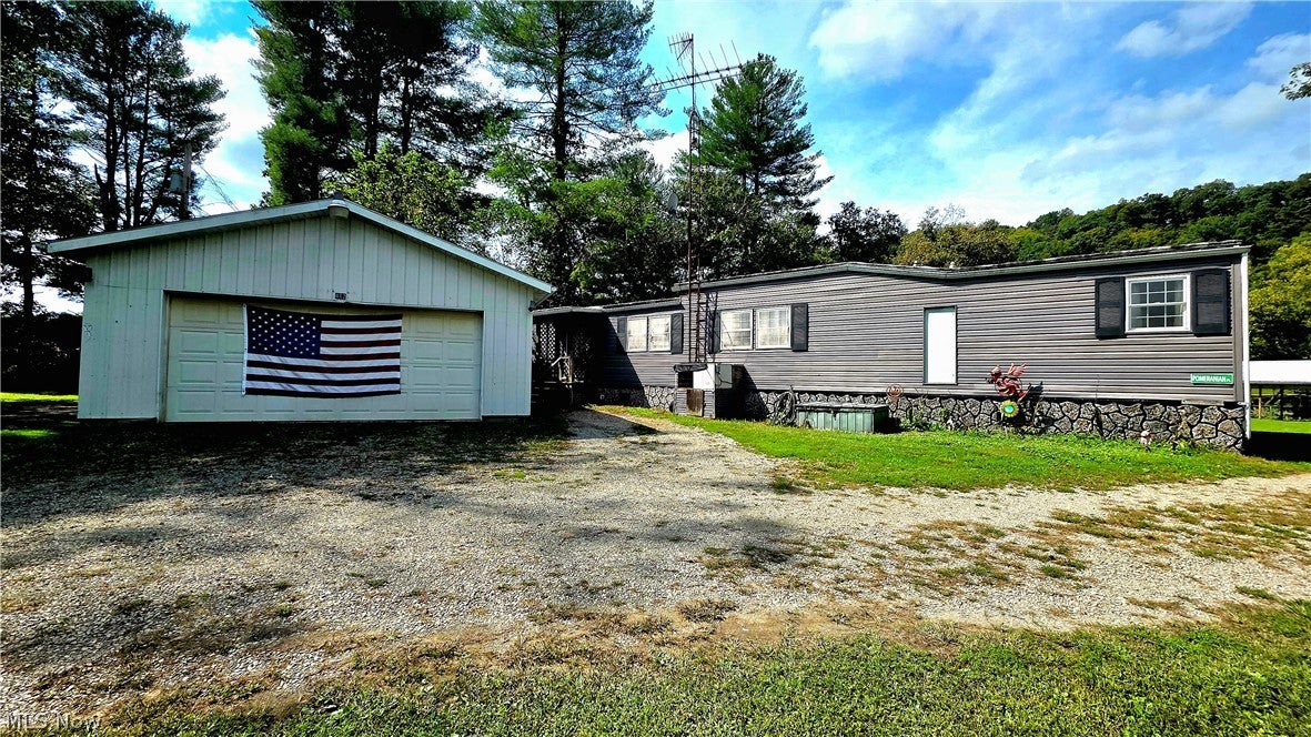 462 Echo Valley Road — photo