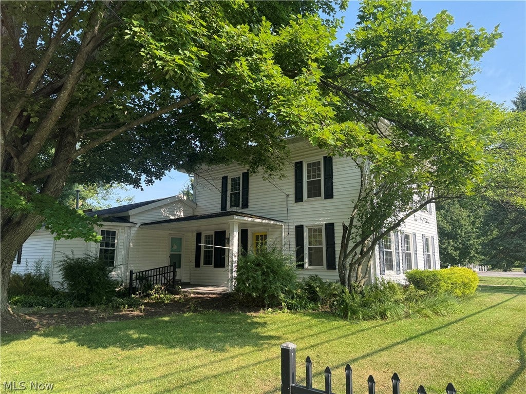 5192 Darrow Road — photo