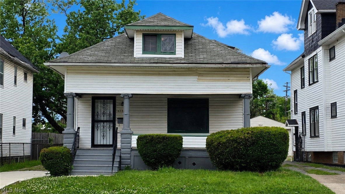 13301 Caine Avenue — photo