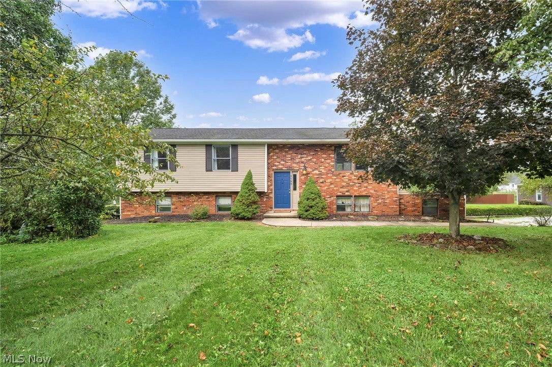 2190 Waterbury Drive — photo
