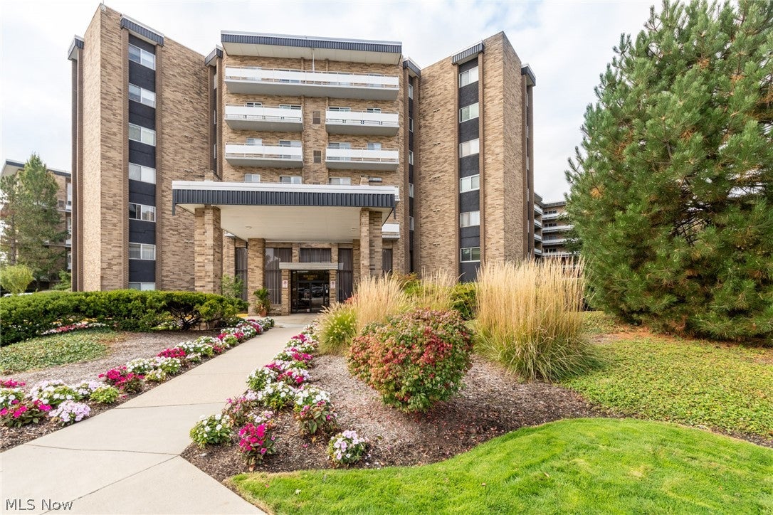 2202 Acacia Park Drive 2502 — photo