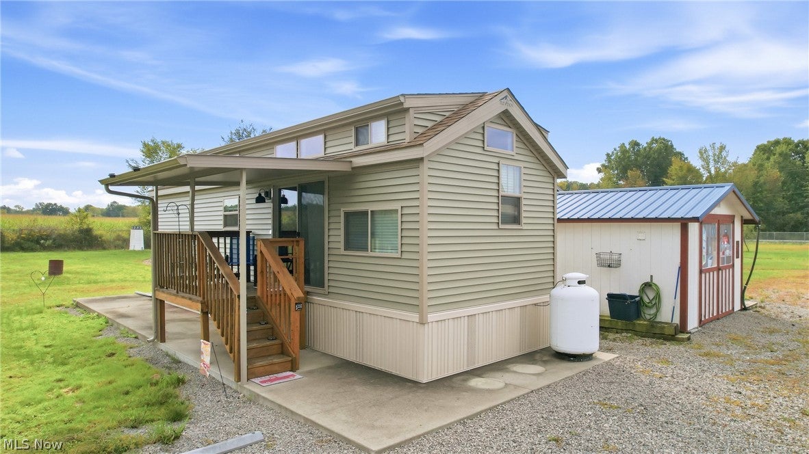 16428 W Akron Canfield Road — photo