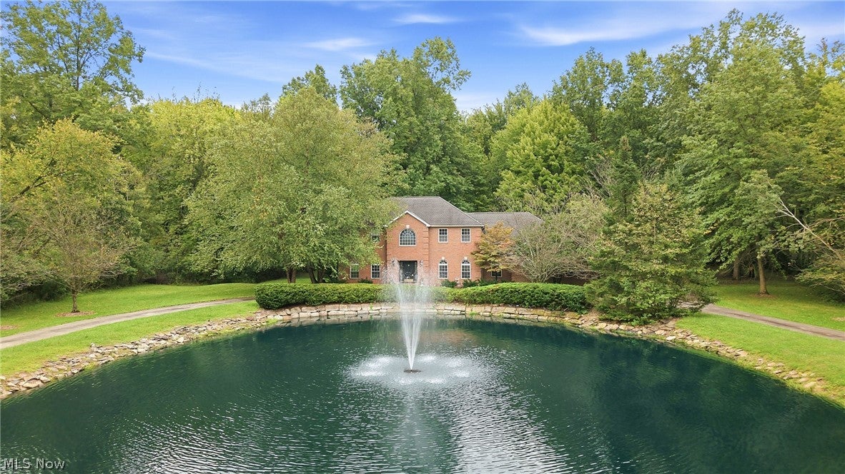 2412 East Pointe Drive SE — photo