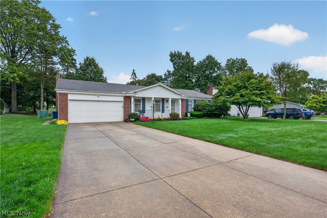467 Green Meadow Drive — photo