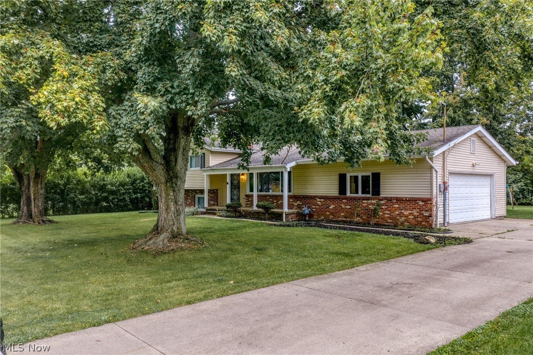 42650 Adelbert Street, Elyria, OH 44035 — photo 2