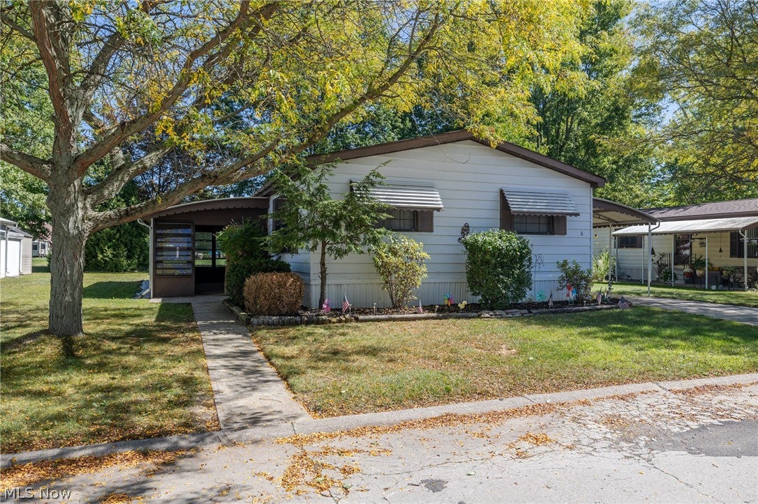 8 Dogwood Lane — photo