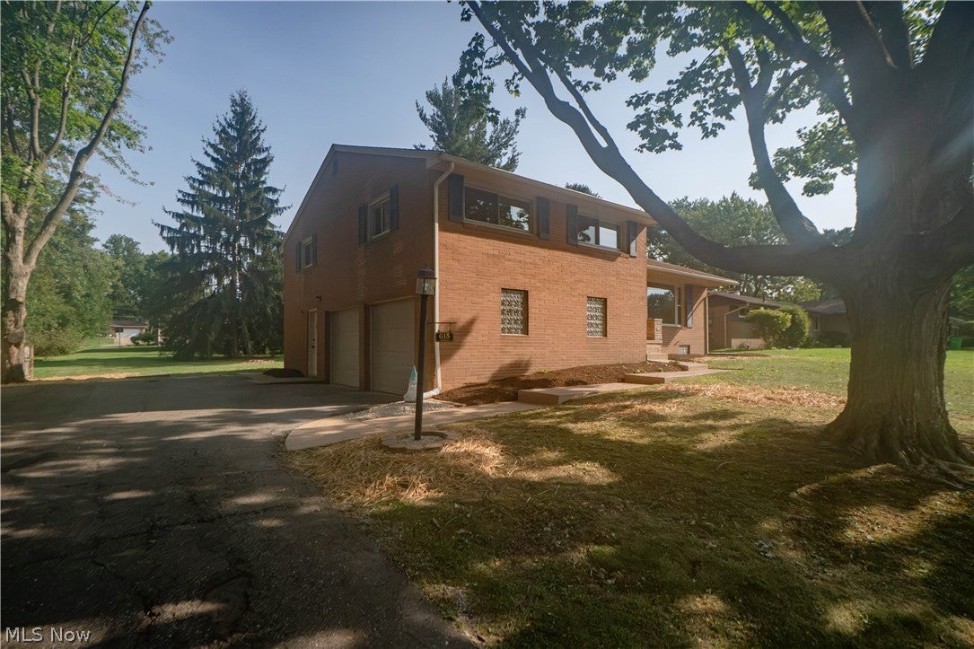 615 Summit Street SE — photo
