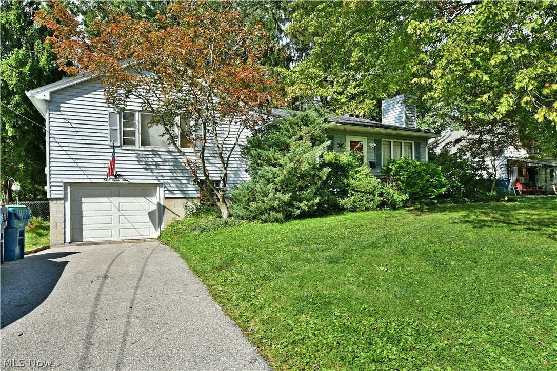 884 Keefer Road — photo