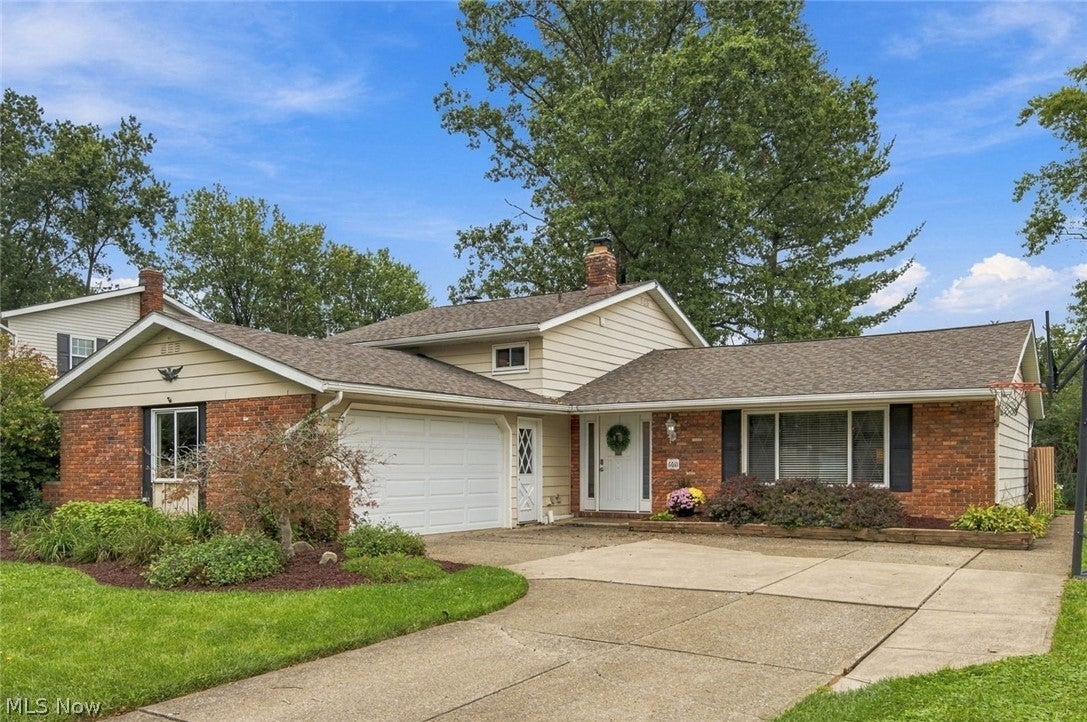 6611 Wedgewood Drive — photo