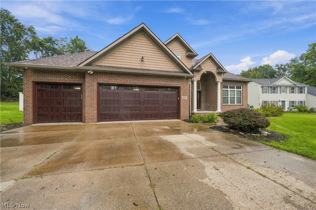2807 Alexandria Court — photo