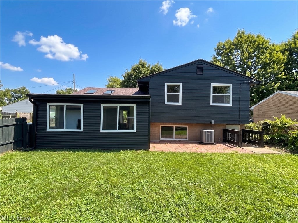793 Georgetown Avenue, Elyria, OH 44035 — photo 2