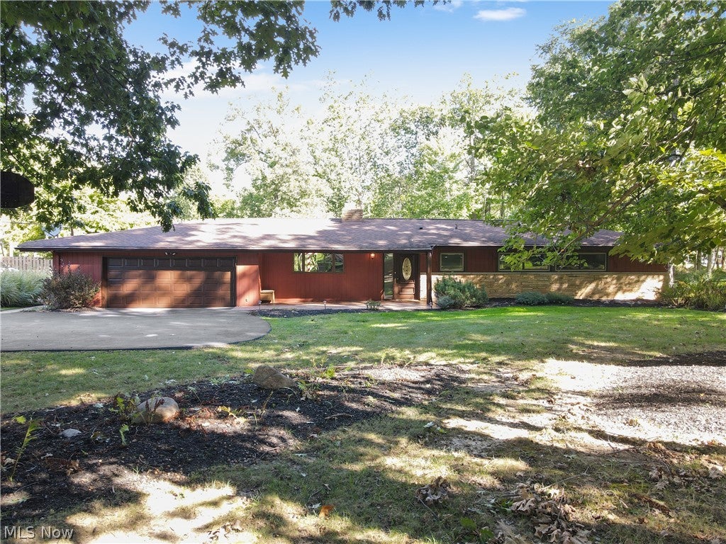12940 W Linden Lane — photo