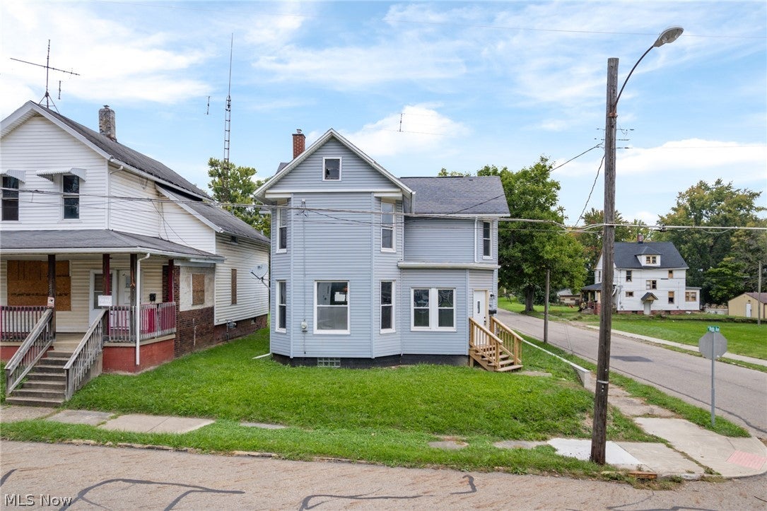 766 E Summit, Alliance, OH 44601 — photo 2