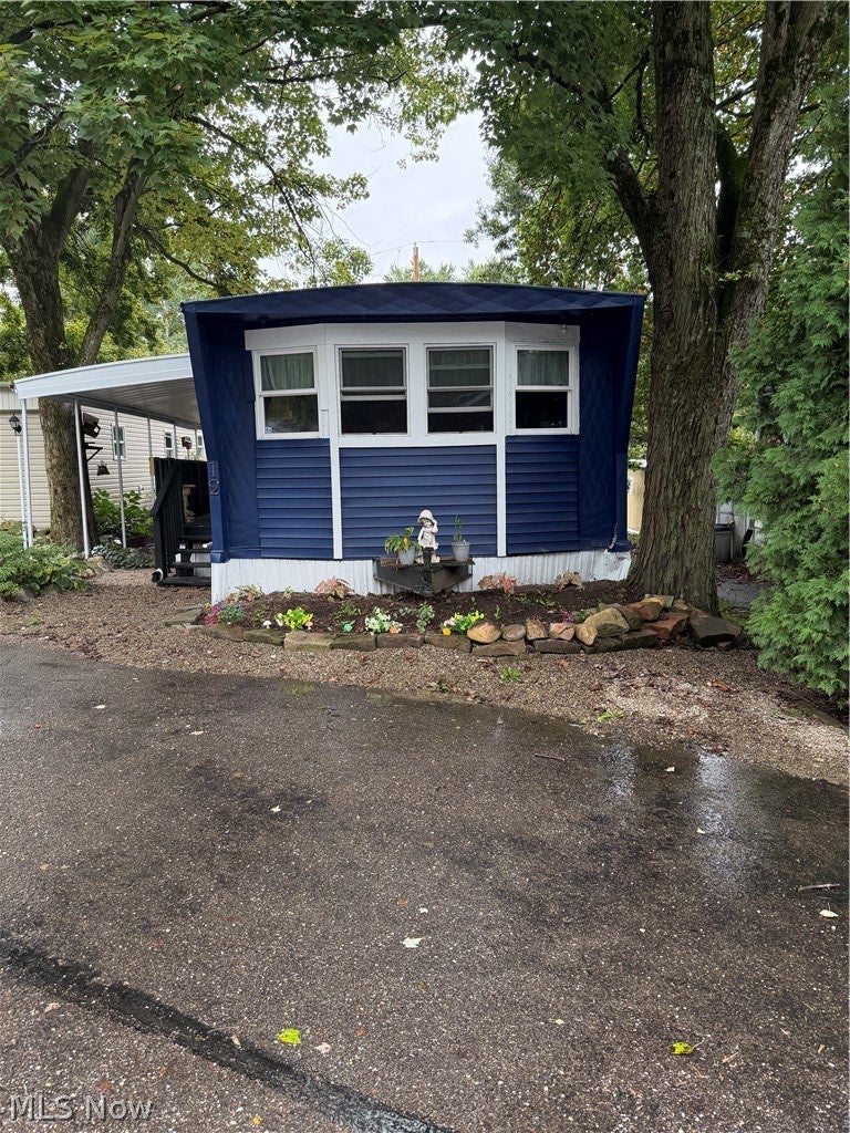 12 E Buddy Street 12 — photo