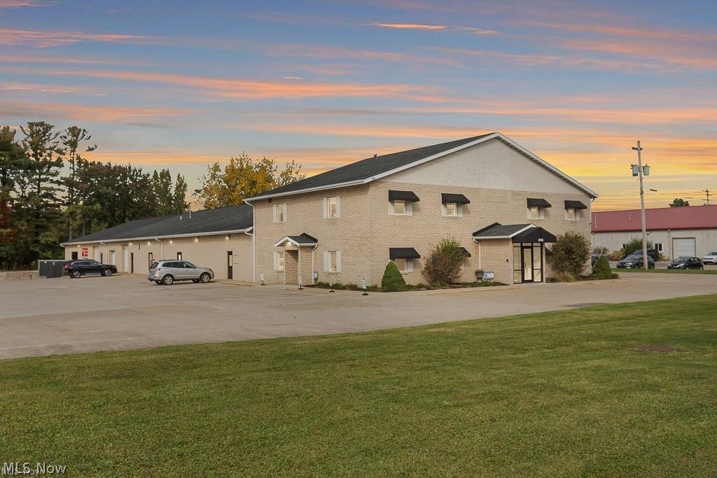 2425 Medina Road 202 — photo