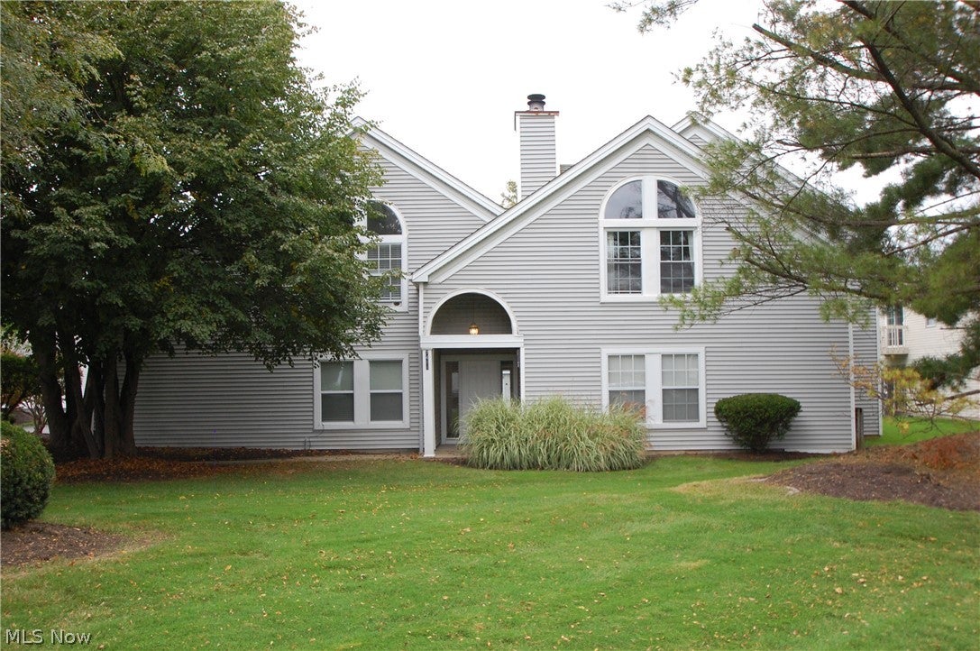 7488 Huntington Drive — photo