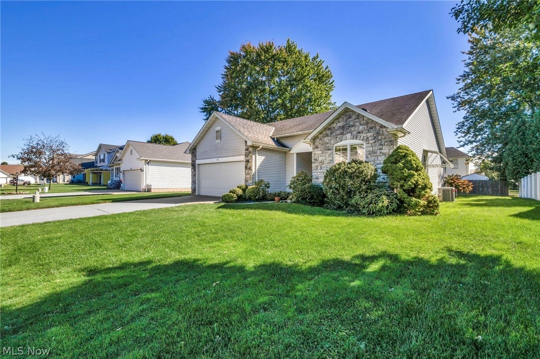 441 Pemberton Drive, Elyria, OH 44035 — photo 2