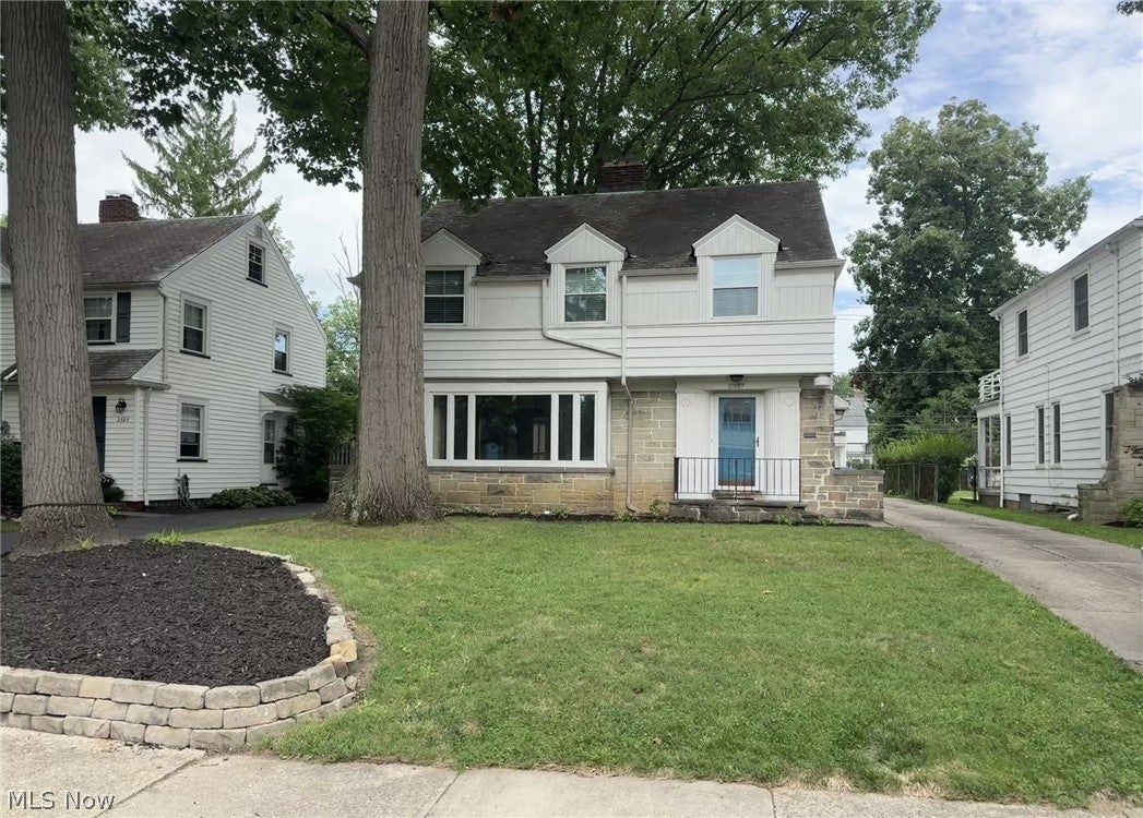 2327 Loyola Road — photo