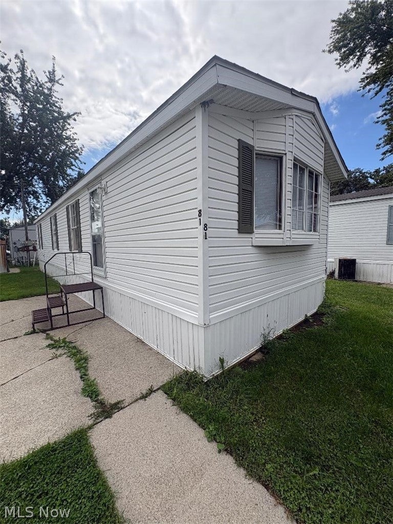 2145 N Dixie Highway 81 — photo