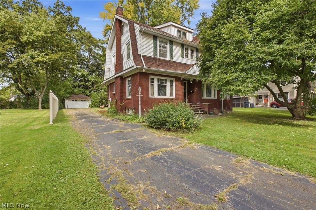 1334 Beechcrest Street NW — photo