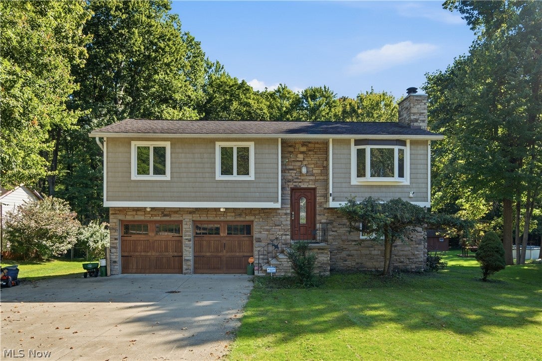 10459 Woodchuck Court — photo