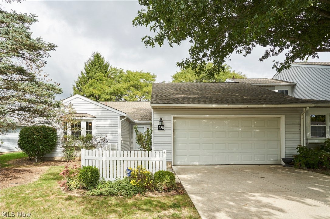 928 Sturbridge Drive — photo