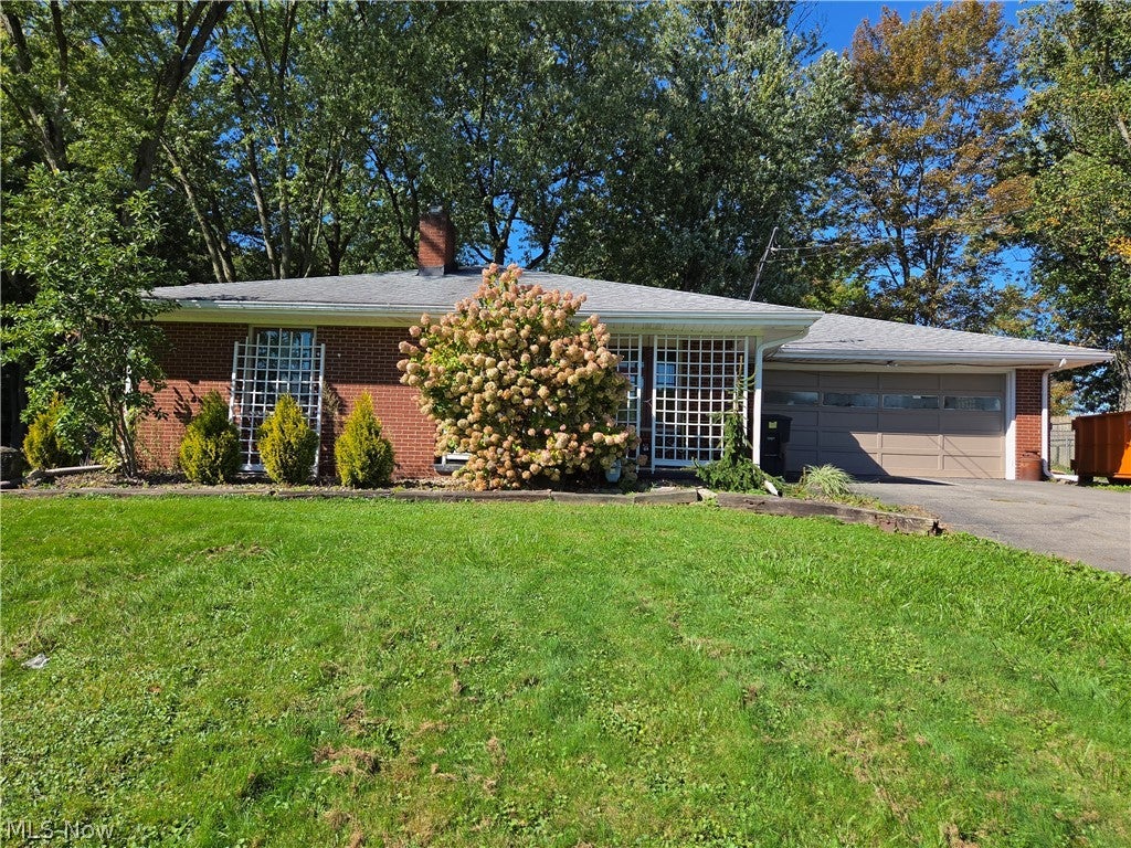 1367 North Road NE — photo