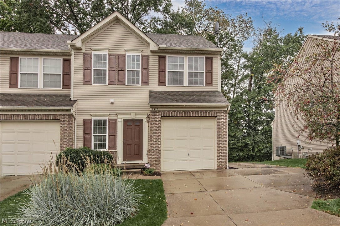 1344 Wellingshire Circle — photo