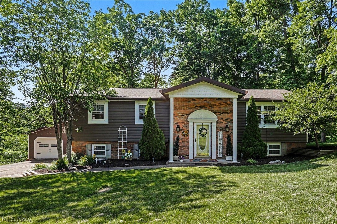 930 Ivy Drive — photo