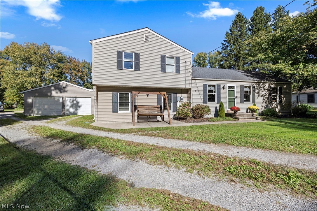 38536 E River Road — photo