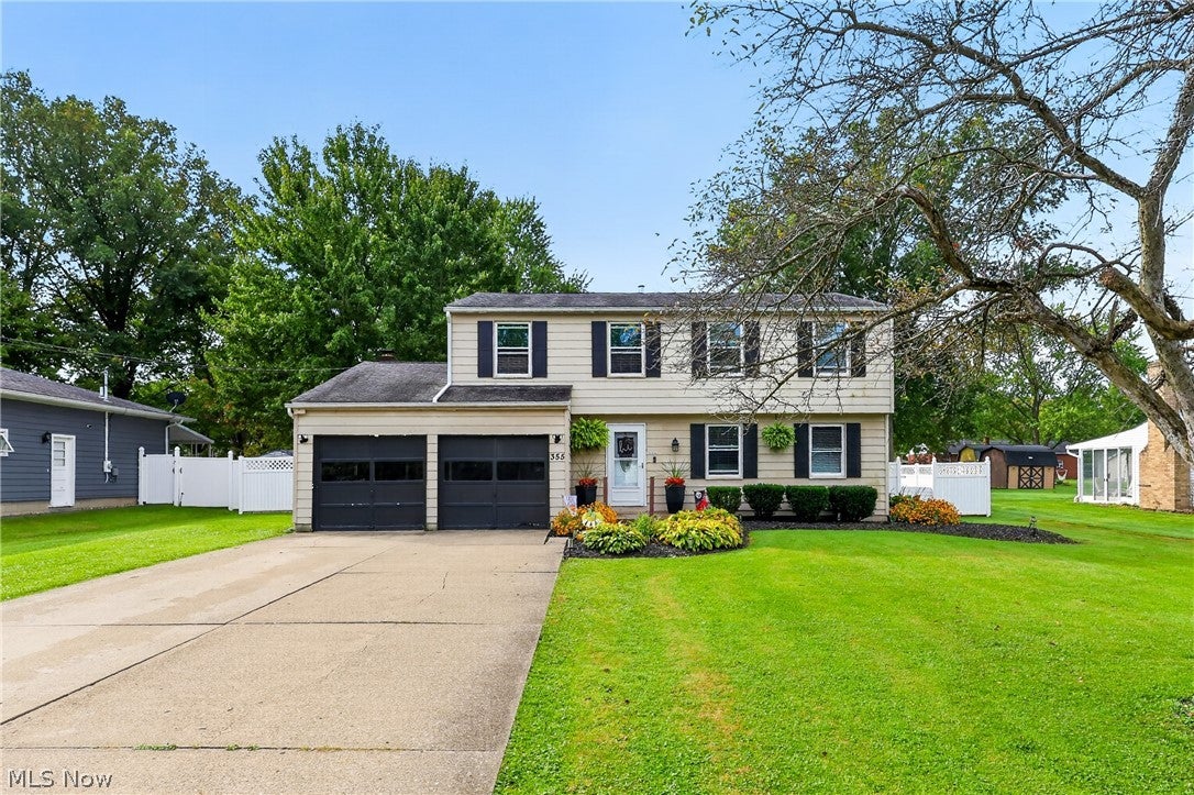 355 Earl Drive NW — photo