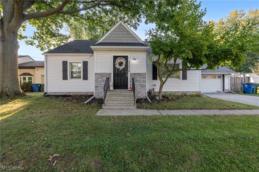 35958 Hiawatha Boulevard — photo
