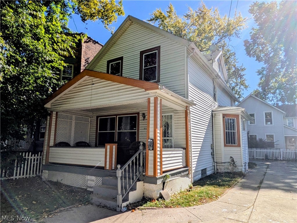 3211 Walton Avenue — photo