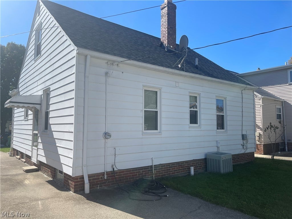 403 E 323rd Street, Willowick, OH 44095 — photo 3