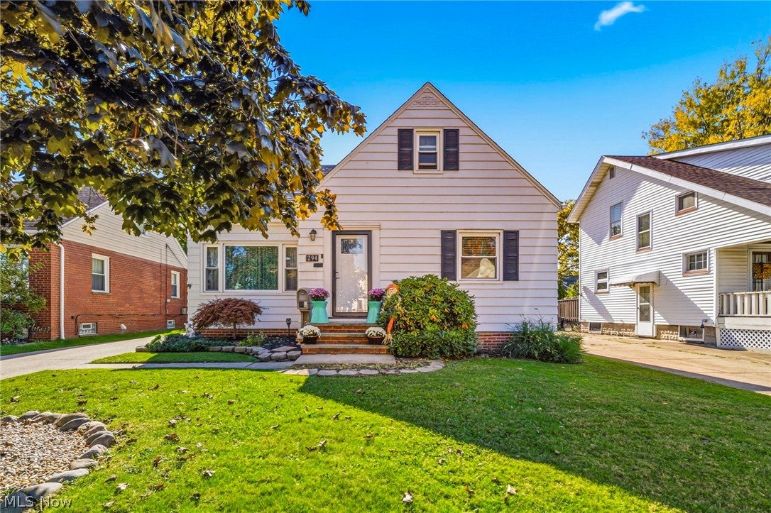 294 E 323rd Street, Willowick, OH 44095